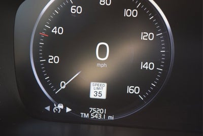 2019 Volvo XC90 Momentum