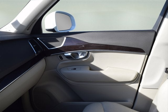 2019 Volvo XC90 Momentum