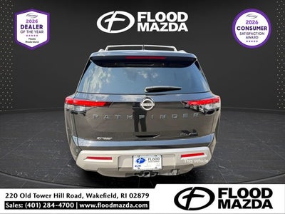 2023 Nissan Pathfinder SL