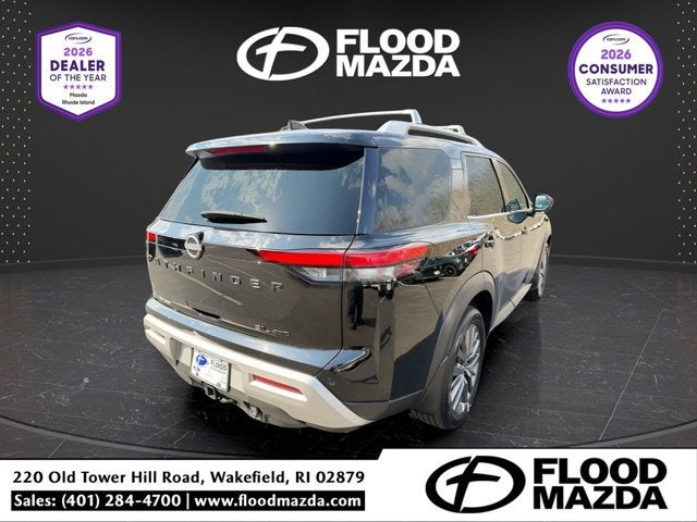 2023 Nissan Pathfinder SL