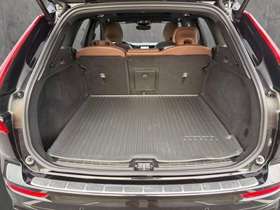 2024 Volvo XC60 Plus Dark Theme