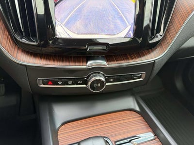 2024 Volvo XC60 Plus Dark Theme